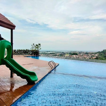 Amartha View Apartement Tambakaji Esterno foto